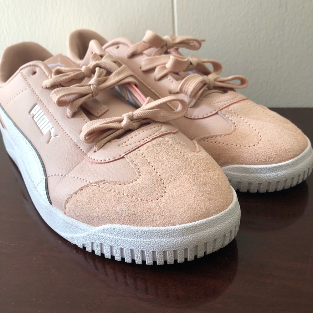 PUMA Sz 9.5 Blush Pink Suede and Leather Low-Top Sneakers